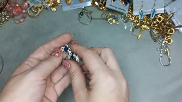 290. Разбираем коробку с ненужными украшениями, сток, лом, часть 3 смотреть онлайн