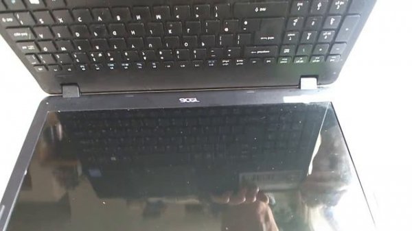 Acer Aspire ES 15 ES1-531-C0XK laptop hard drive removal.