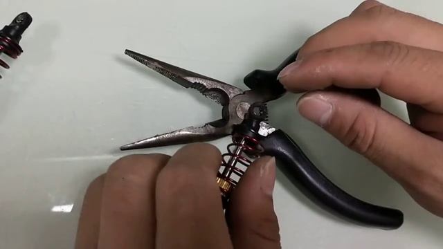 ONYX RC CAR-How to Replace the Shock Absorbers смотреть онлайн