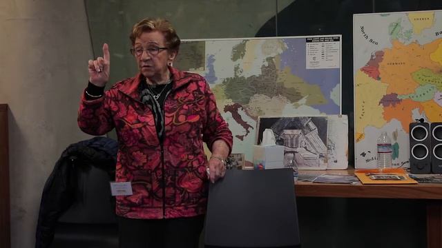 Holocaust survivors Betty Cohen and Lou Fogelman смотреть онлайн