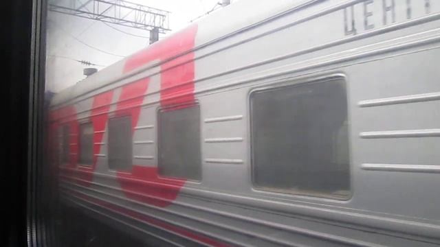 Тепловоз ЧМЭ3-3465 с 2 вагонами едет к депо рабочих вагонов смотреть онлайн
