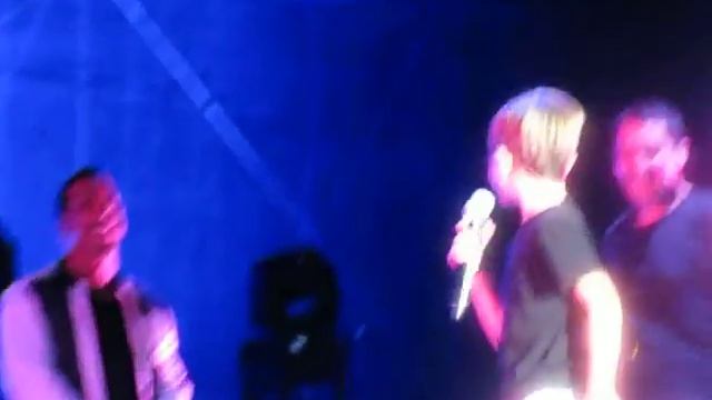 Griffin Mac singing Tonight at Mixtape Festival 2016 смотреть онлайн