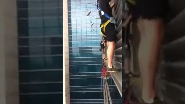 High rise window cleaning смотреть онлайн