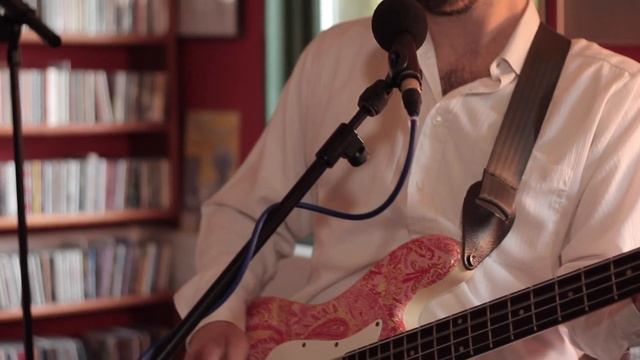 The Dreaming Spires - 'Searching For The Supertruth' | UNDER THE APPLE TREE смотреть онлайн