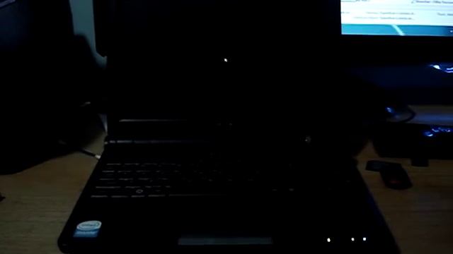 Boot eeePC 900 com Windows XP Lite смотреть онлайн