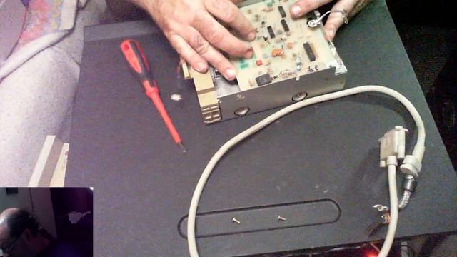 Repairing Apple Unidisk 5.25" Floppy Drive and reassembling Apple //e смотреть онлайн