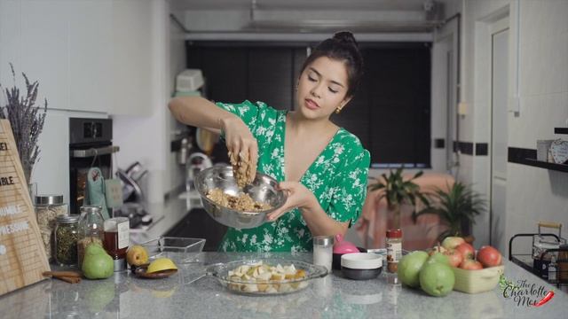 Dessert in 20 mins: Pear Crumble | TheCharlotteMei смотреть онлайн