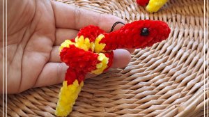 МК Брелок-Змейка крючком. Символ 2025 года. Свяжемся вместе!