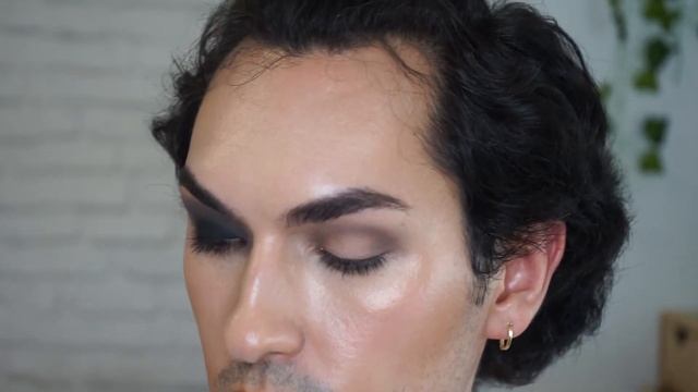 My First Makeup Tutorial.... in English! смотреть онлайн