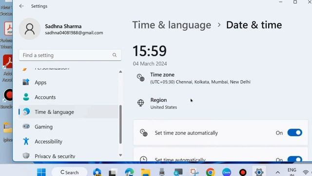 Show or Hide Date and time on Windows 11 Taskbar смотреть онлайн