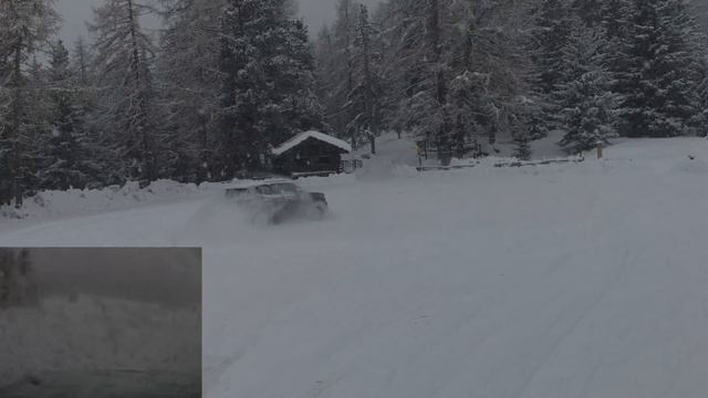Jeep Renegade 4x4 - how to use the Snow mode: the snow donuts смотреть онлайн