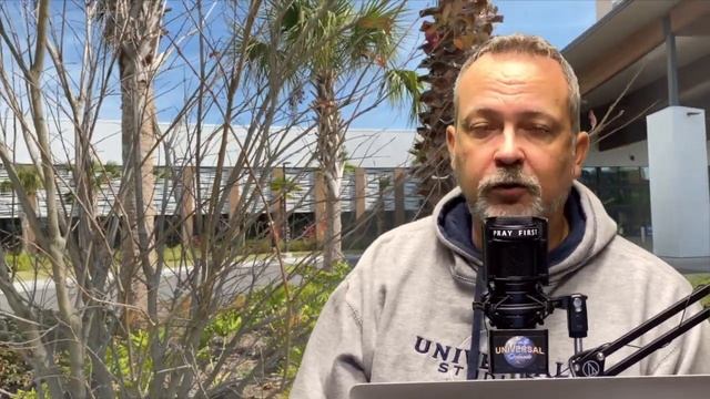 Top 5 Reasons To Stay At Universal's Endless Summer Dockside Inn смотреть онлайн