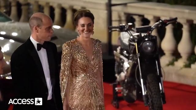 Kate Middleton Smiles With Her 3 Kids In First Official Photo Since Surgery смотреть онлайн