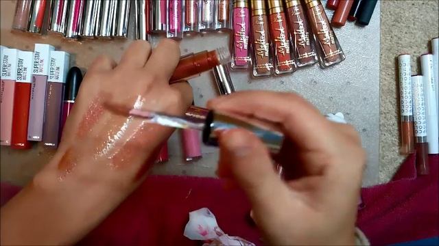 Decluttering My Makeup 2019 | Liquid Lipsticks & Lipgloss смотреть онлайн