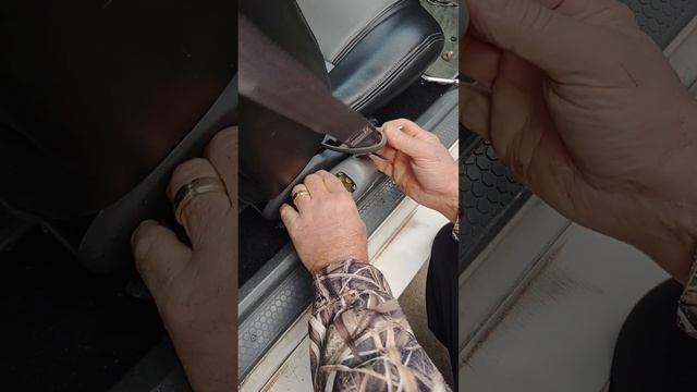 1990 Pontiac Firebird seat belt guides installation. Part 1 смотреть онлайн