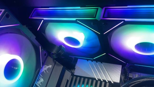 Intel i7 14700KF + RTX 4070 SUPER 구성의 고사양 시스템 смотреть онлайн