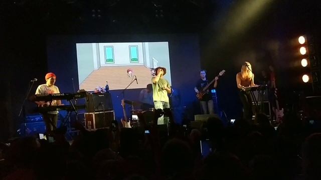 Mac DeMarco - Chamber of Reflection (live at Saint Petersburg 14/10/2018) смотреть онлайн
