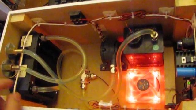 xbox 360 Water Cooling --Home Made Design-- смотреть онлайн