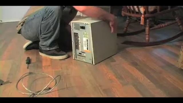 (Tutorial) How to Install a Video / Sound Card in a PC? смотреть онлайн