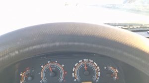 LADA NIVA TREVEL.  Замок замерз. Некорректные показания уровня топлива. Расход по городу.