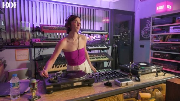 Marie Lung | Smooth House Mix @ Analog Kültür (Vinyl In-Store Session)