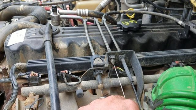 Jeep XJ 4.0L worn out pushrods sounds like a diesel смотреть онлайн