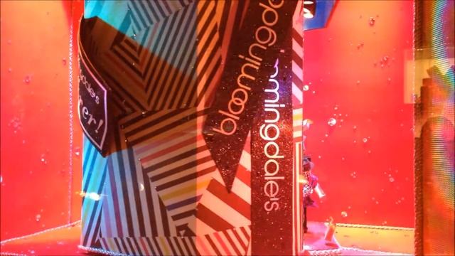 Christmas in New York 2013. Bloomingdales Holiday Windows | City Walks смотреть онлайн