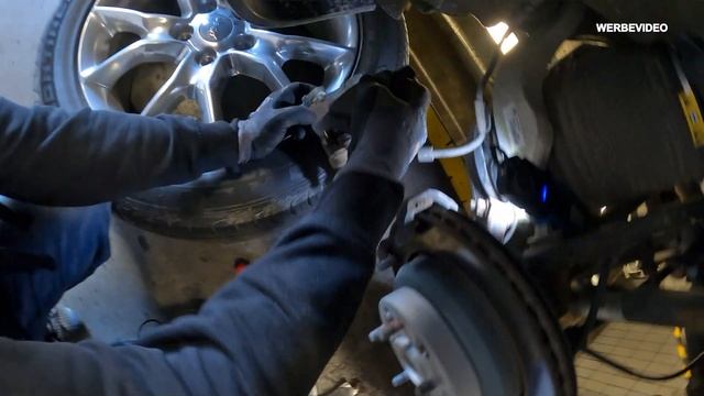 Jeep Grand Cherokee Bremsbeläge Hinterachse wechseln смотреть онлайн