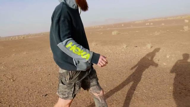 I'm running across 1000km of ROADLESS Sahara Desert смотреть онлайн