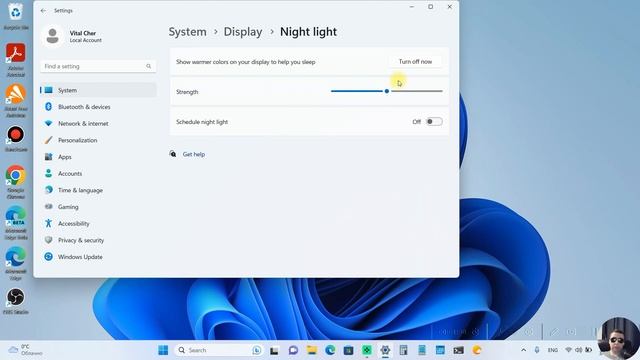 How To Use Blue Light Filter In Windows 10 To Save Eyes смотреть онлайн