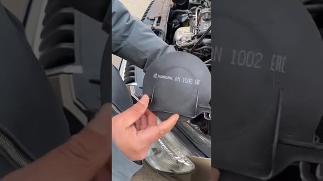 Замена воздушного фильтра NORDFIL AN1002 на SKODA YETI смотреть онлайн