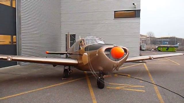 Saab 91D Safir engine strart ROC VAN AMSTERDAM AIRPORT OPENDAG 2010 смотреть онлайн