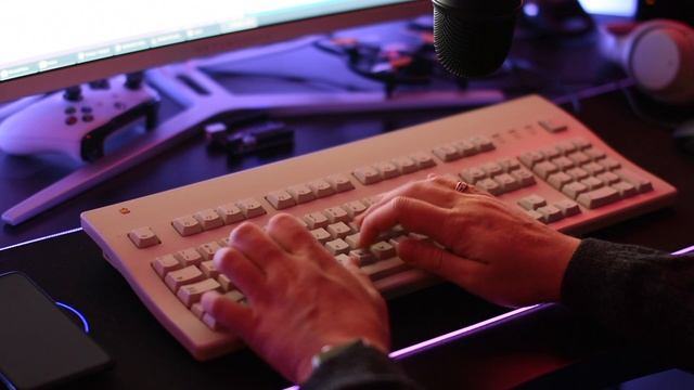 Apple Extended Keyboard II AEK II - Alps SKCM White Sound/Type Test смотреть онлайн