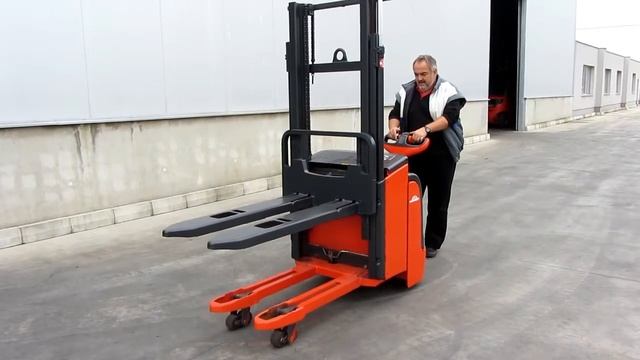 Употребяван електрически стакер Linde L14 - M0443 смотреть онлайн