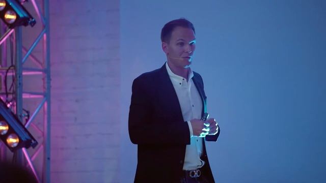 5 Marketing Lessons on Our Way to 100 Million App Downloads смотреть онлайн