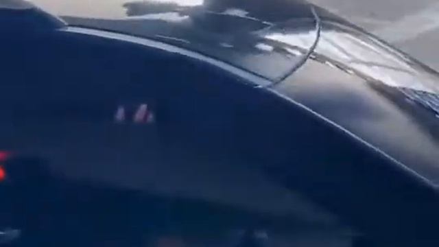 Taehyung is so endearing he opened the window slightly and waved until the end🥺 смотреть онлайн