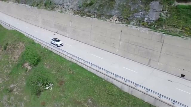The all-new Jaguar F-PACE - Driving Video in Glacier White 1 | AutoMotoTV смотреть онлайн