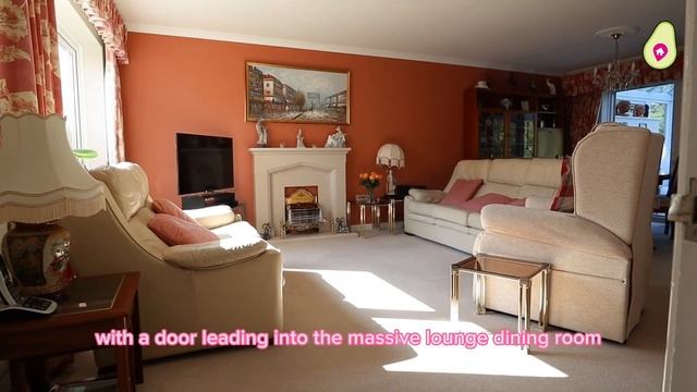 An extended link-detached family home on Heatherside! смотреть онлайн