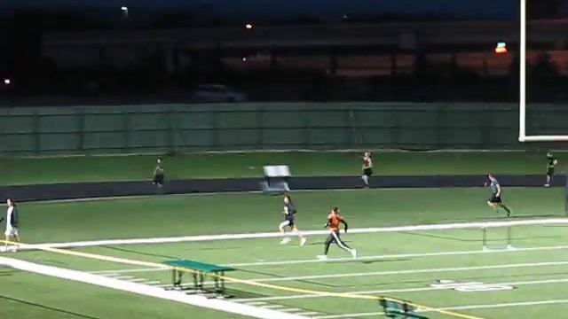 Mac's Fantastic 4th Leg 4x400 Relay Win at District смотреть онлайн