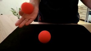 Обучение фокусу с поролоновыми шариками