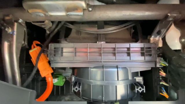 Як зняти бардачок jac iev7s та jac s2 смотреть онлайн