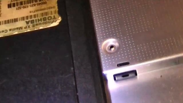 Upgrading a Toshiba Satellite L35 laptop смотреть онлайн
