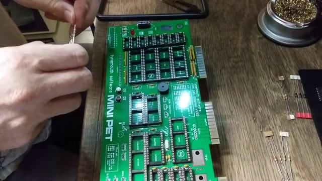 Commodore Pet 4016 MiniPet Restoration смотреть онлайн