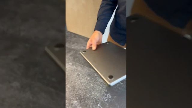 MacBook Air M2 Leather Install смотреть онлайн