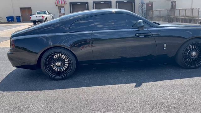 2017 ROLLS ROYCE WRAITH BLACK BADGE смотреть онлайн