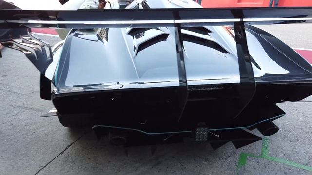 Lamborghini Essenza SCV12 смотреть онлайн