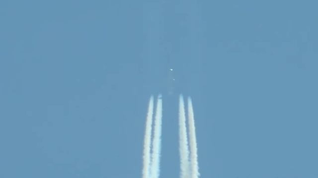 Airplane from window :D смотреть онлайн