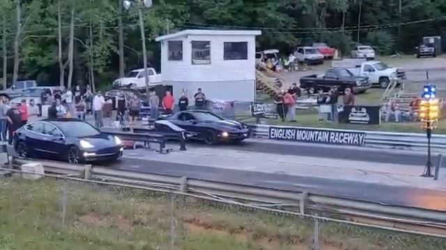 Tesla Model 3 performance vs Pontiac firebird on hard tire. смотреть онлайн
