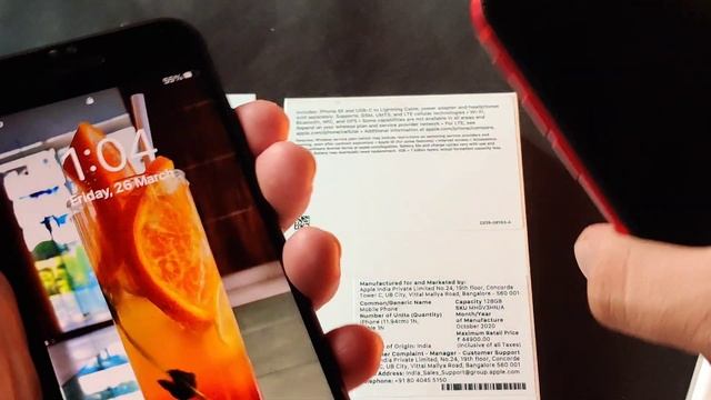Iphone se 2021 RED vs Black color comparison .Which iphone to buy in 2021 смотреть онлайн