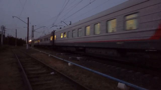 Электровоз ЭП2К-060 с поездом №141Е «Таврия» Пермь — Симферополь смотреть онлайн